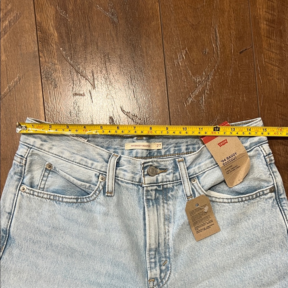 Levi's Light Blue Women's Mid Rise Baggy Jeans - Picture 10 of 10